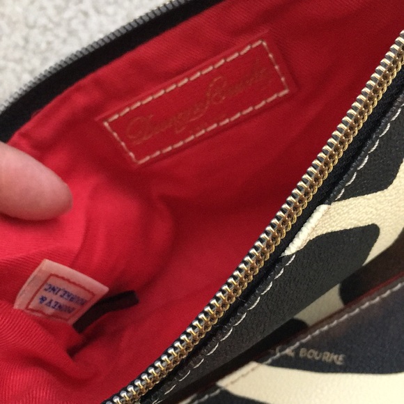 NWOT Dooney & Bourke Crossbody Foldover Bag - Picture 8 of 8